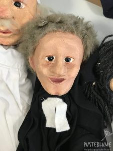 Photo einer Pfarrers-Handpuppe